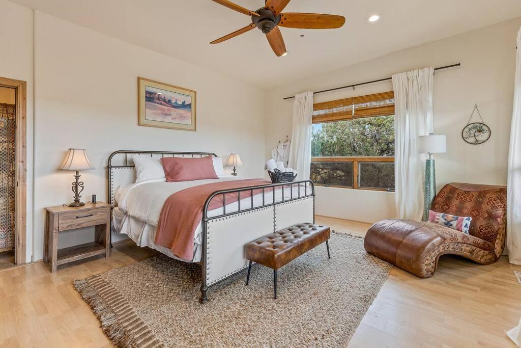 Close To Fresh Creek! Sleeps 12 ~ Amazing Views W/Serene Open Space ~ Hot Tub + Game Room ~ Trails Outside Sedona Exteriér fotografie