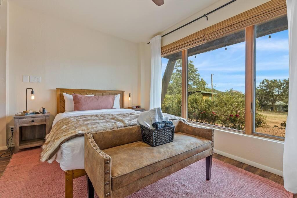 Close To Fresh Creek! Sleeps 12 ~ Amazing Views W/Serene Open Space ~ Hot Tub + Game Room ~ Trails Outside Sedona Exteriér fotografie