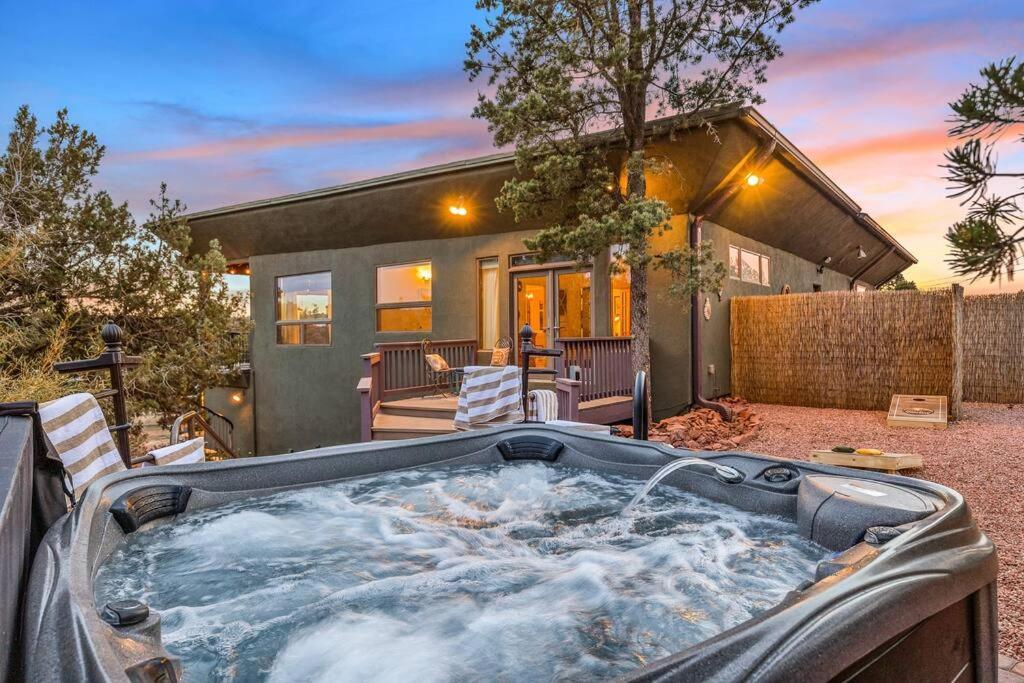 Close To Fresh Creek! Sleeps 12 ~ Amazing Views W/Serene Open Space ~ Hot Tub + Game Room ~ Trails Outside Sedona Exteriér fotografie