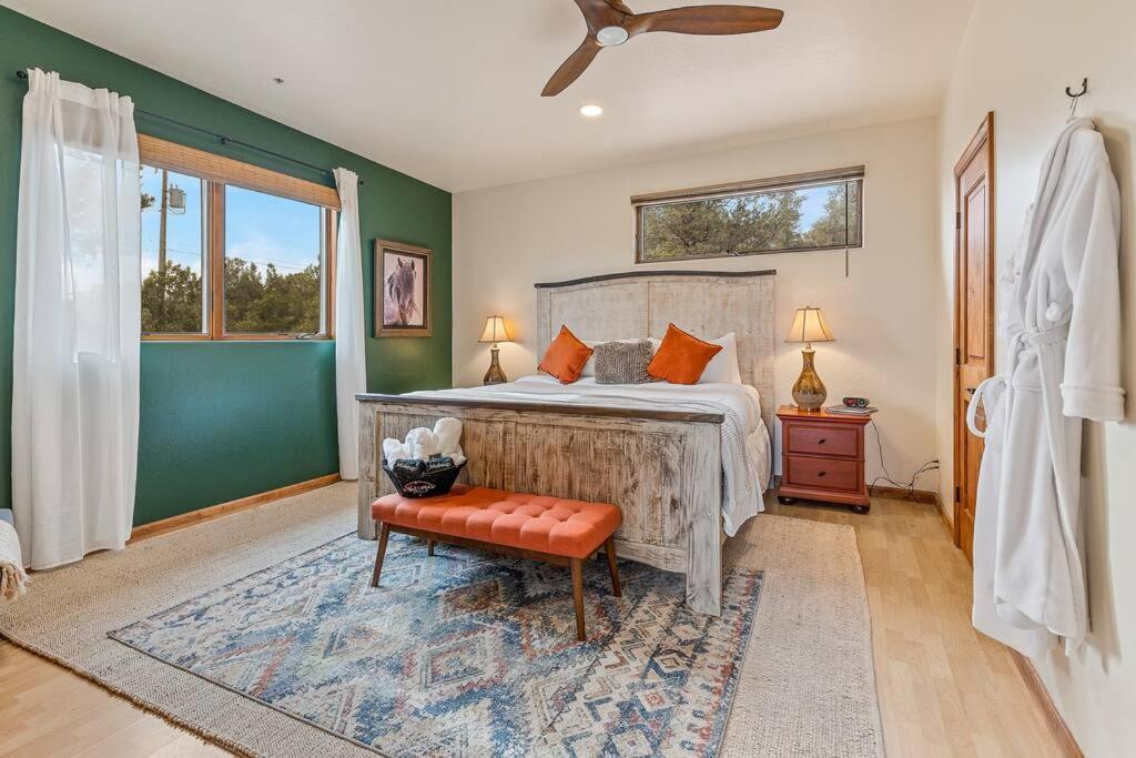 Close To Fresh Creek! Sleeps 12 ~ Amazing Views W/Serene Open Space ~ Hot Tub + Game Room ~ Trails Outside Sedona Exteriér fotografie