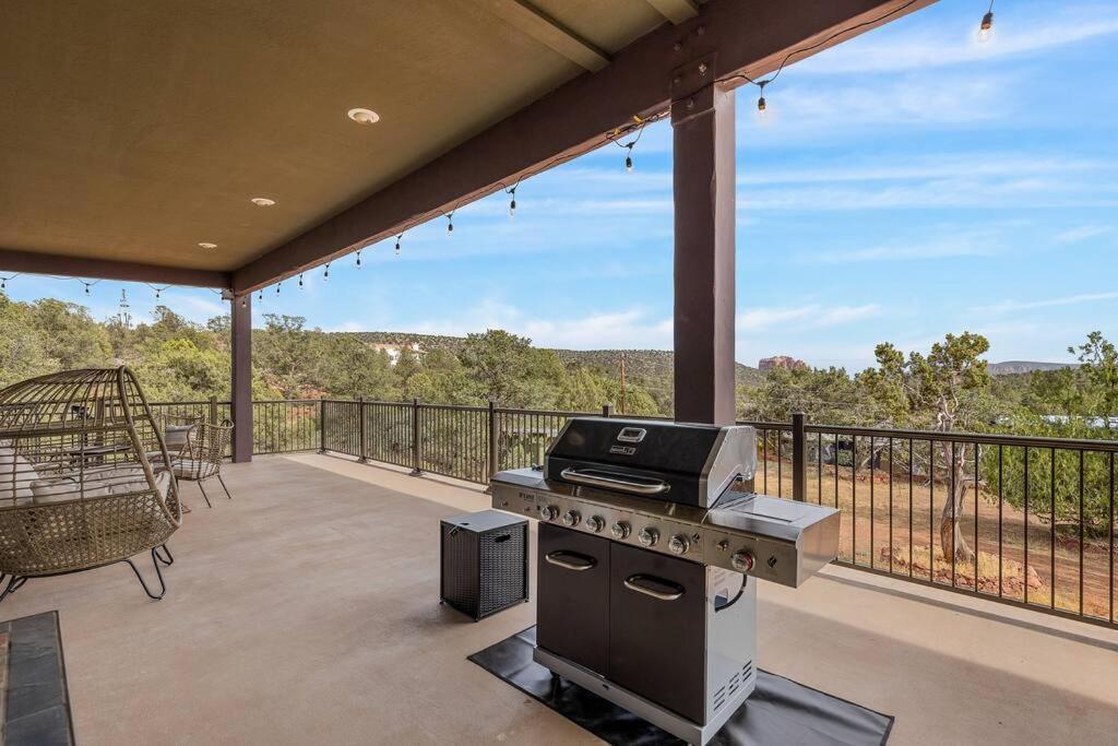 Close To Fresh Creek! Sleeps 12 ~ Amazing Views W/Serene Open Space ~ Hot Tub + Game Room ~ Trails Outside Sedona Exteriér fotografie